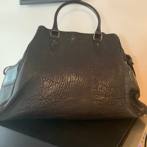 Fendi black leather bag used great condition beautiful leather. - Picture 1 of 16